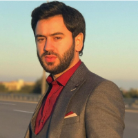 Azərbaycan musiqisində özünəməxsus üslubu ilə geniş auditoriyanın sevgisini qazanan sənətçi – Üzeyir Mehdizadə